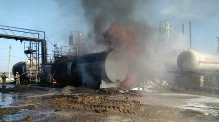 В Харьковской области на заводе горят емкости с мазутом