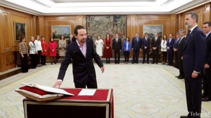 В Испании новое правительство приняло присягу