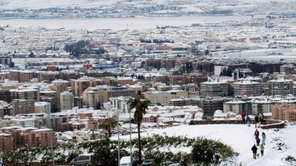 Центральную и Южную Испанию завалило снегом