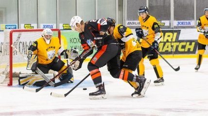 В Украине возобновился чемпионат по хоккею (Видео)