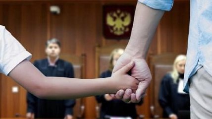 Не фейк, а российская действительность: в Сибири собрались судить шестилетнюю девочку за долги умершей матери
