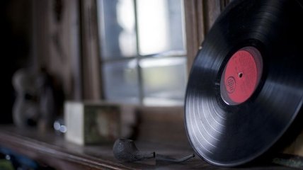 Музыка в офисе способна улучшить производительность работников