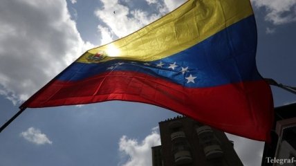 Болтон: Банкиры, не помогайте Мадуро и его сообщникам 