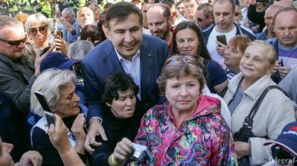 Саакашвили и Терещенко провели акцию под Кабмином