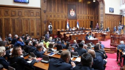В Сербии вооруженный мужчина хотел подорваться под стенами парламента