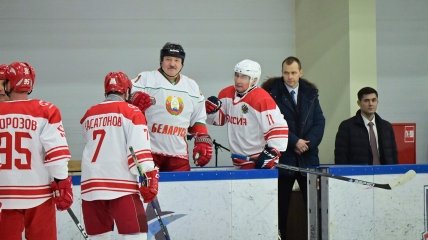 Владимир Путин и Александр Лукашенко приняли участие в хоккейном матче
