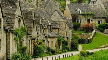 Самая красивая деревня Англии, которая изображена в британских паспортах (Фото)