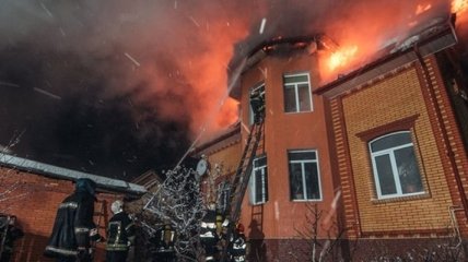В Киеве в частном доме произошел крупный пожар 