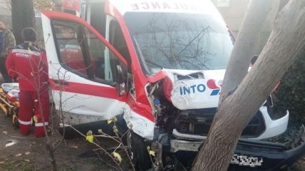 В Одессе автомобиль скорой помощи попал в ДТП и "потерял" пациента (Фото)