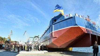 В Николаеве Порошенко испытал морской военный агрегат