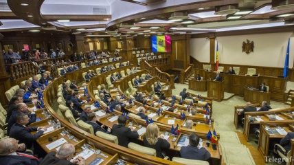 Экстренное заседание парламента Молдовы: Страну признали "захваченным государством"