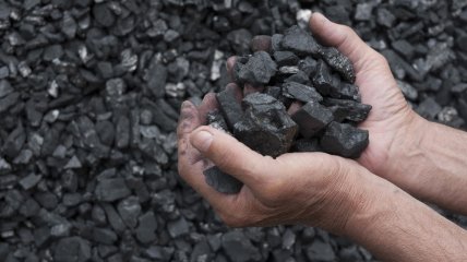 К отопительному сезону в стране катастрофически не хватает угля