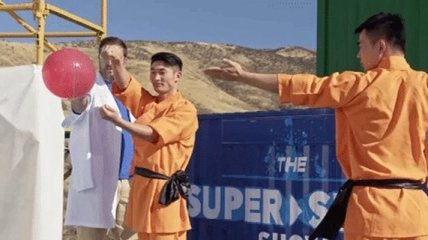 Монахи Шаолиня продемонстрировали новую чудо-технику (Видео)