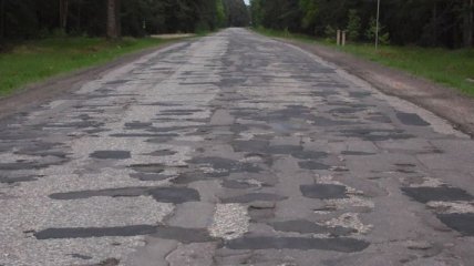 Украинские дороги являются одними из худших в мире