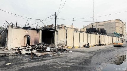В Ираке демонстранты сожгли консульство Ирана 