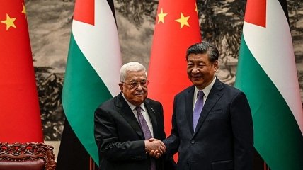 Лидер КНР Си Цзиньпин и президент Палестины Махмуд Аббас