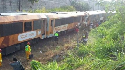 В Коста-Рике столкнулись 2 поезда, 245 человек пострадало