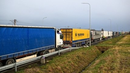 Блокада грузовиков на границе