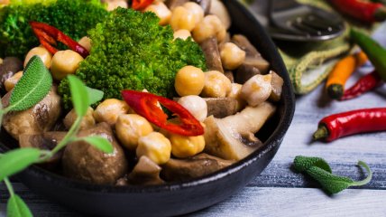 Топ-5 вкусных салатов с грибами