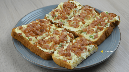 Бутерброды с беконом и яйцами