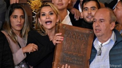 США признали Жанин Аньес временным президентом Боливии