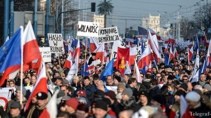 В Варшаве на акцию протеста вышли тысячи поляков