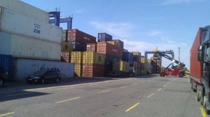 В Одессе ГПУ обнаружили контейнеры с лесоматериалами