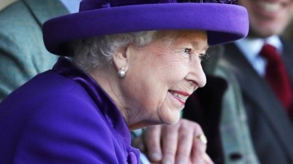 СМИ: Елизавета II запретила упоминать Меган Маркл в своем присутствии