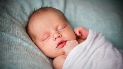 Кризис новорожденности: особенности первого критического периода малыша