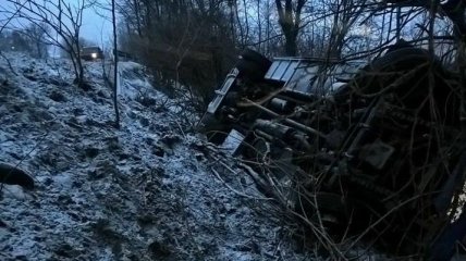 В Закарпатской области перевернулся автобус, семь человек травмированы