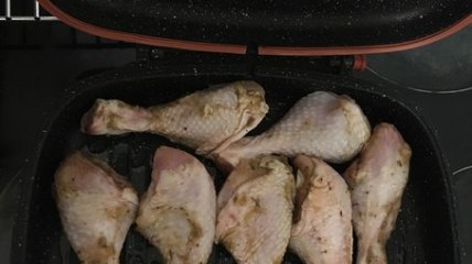 Куриные ножки в соусе Ткемали