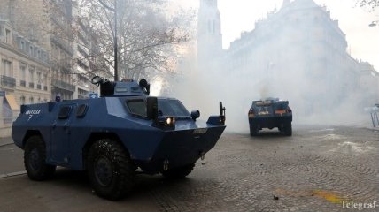 Более 50-ти человек пострадало в ходе протестов во Франции