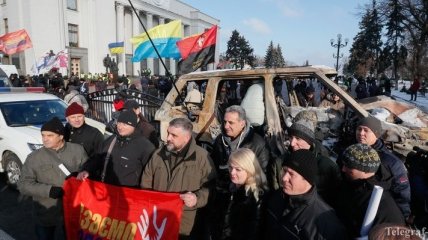 В Украине снова протесты "евробляхеров": владельцы авто с еврономерами перекрывают дороги