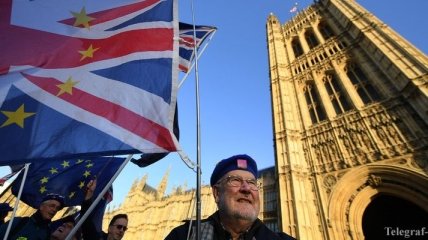 Парламент Британии скептически оценивает шансы принятия плана Мэй по Brexit 