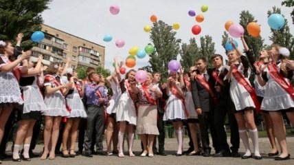 Донецкие выпускники будут гулять до 20.00 