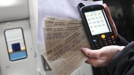"Укрзализныця" продает почти половину билетов через интернет