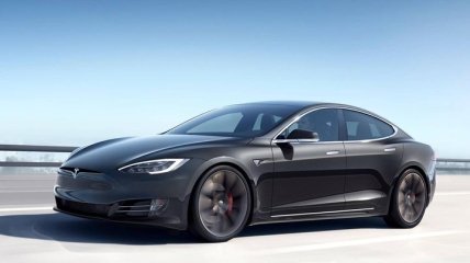 Илон Маск планирует увеличить запас хода электрокара Model S