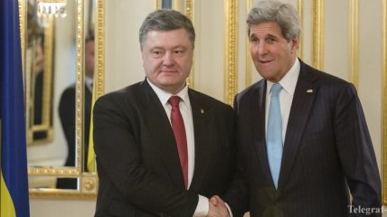 Порошенко и Керри обсудили деэскалацию конфликта на Донбассе