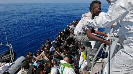 В выходные дни в Средиземном море погибли около 113 мигрантов