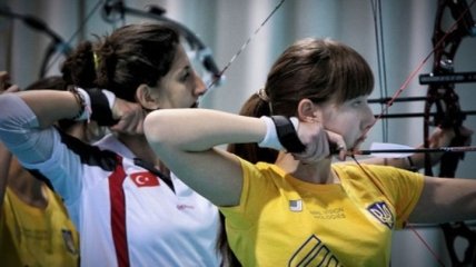 Украинки победили сильнейшую команду мира по стрельбе из блочного лука