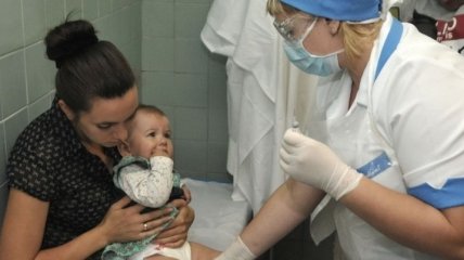 Украинцев призвали вакцинироваться, не дожидаясь новых вспышек болезней