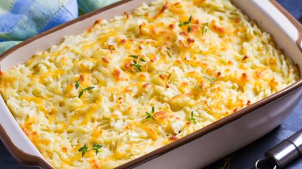 Запеченный картофель с фаршем и овощами: эффектное блюдо к праздничному столу (видео)