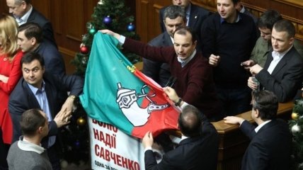 Перевыборы в Кривом Роге: депутаты заблокировали трибуну Рады
