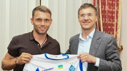 Караваев подписал контракт с Динамо