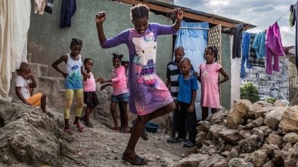 Удивительная жизнь в крупнейших трущобах Гаити (Фото)