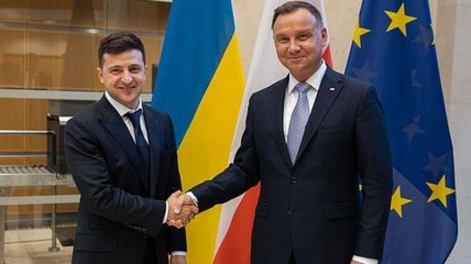 Зеленский поздравил Дуду с победой на выборах и пригласил в Украину