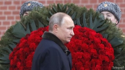 У здания СК РФ появилось "надгробие" Путину: задержан активист