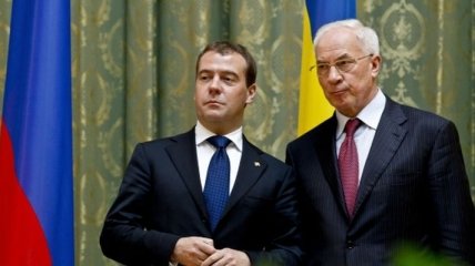 Медведев прислал Азарову телеграмму 