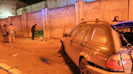 В Одессе автомобиль с еврономерами пробил дыру в тюремной стене