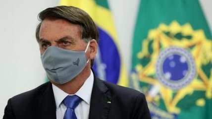 Президента Бразилии госпитализируют из-за икоты, ему грозит операция 